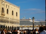 Crucero Costa Fortuna saliendo de Venecia