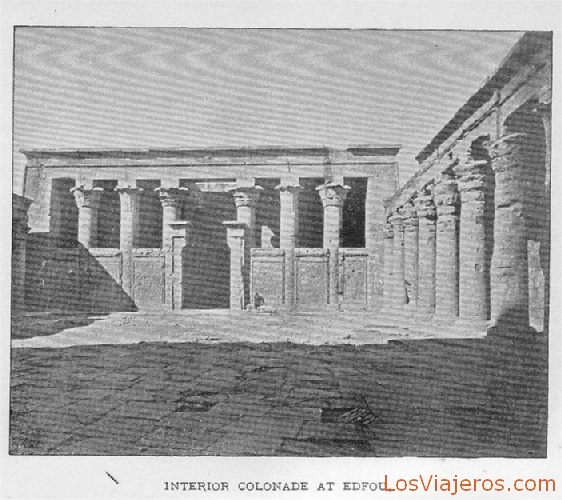 Interior del templo de Edfú - Egipto