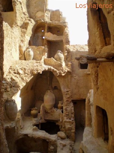 Nalut, Castillo, bóvedas parcialmente desmoronadas - Libia