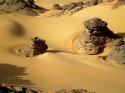Go to big photo: Akakus, rocks floating in a sea of sand