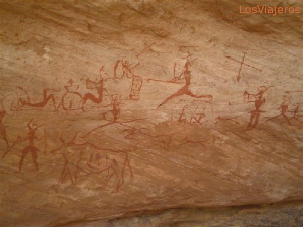 Hunting scenes, drowned over the rock - Libya
Escenas de caza pintadas en la roca - Libia