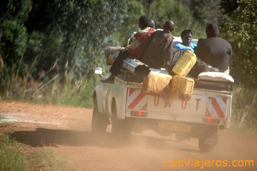 En la camioneta - Uganda