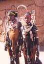 Ir a Foto: Dos chicas de la tribu Hamer en Dimeka 
Go to Photo: Two girls Hamer in Dimeka