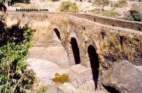Puente de piedra sobre el Nilo - Etiopia