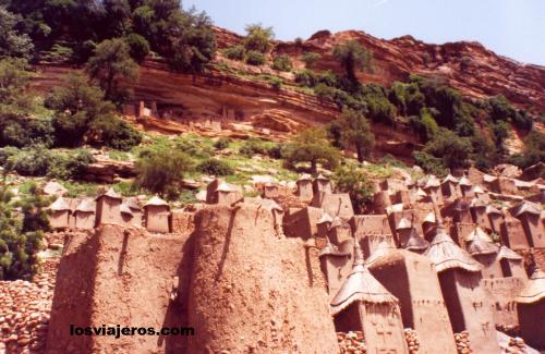 Poblado Dogon en el acantilado de Bandiagara - Mali- Mali