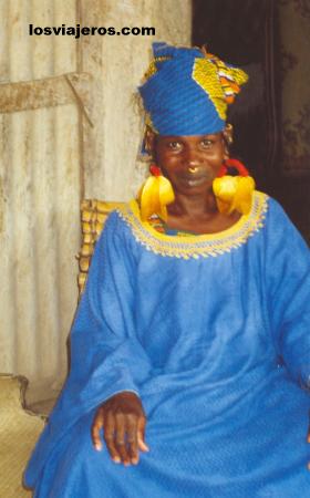 Peul woman with traditional golden earrings. Sahel - Mali
Peul woman with traditional golden earrings. Sahel - Mali