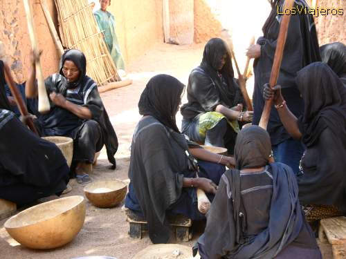 Women preparing food for the funeral - Niger
Funeral Tuareg en Timia - Niger