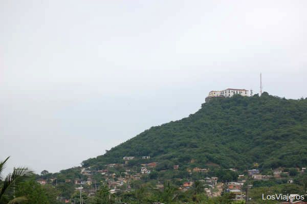 Vista desde abajo del Convento de la Popa - Cartagena de Indias - Colombia