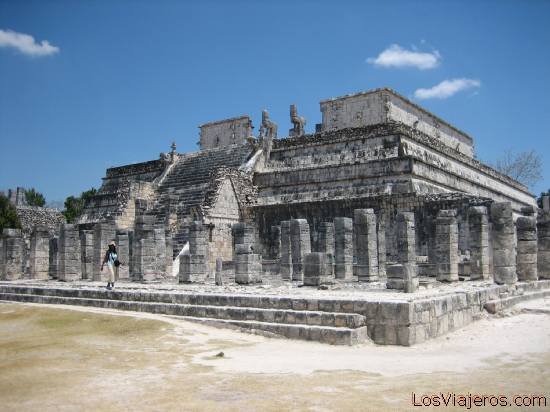 Temple of the Warriors - Cichen Itza - Yucatan - Mexico
Templo de los Guerreros - Chichen-Itza - Yucatan - Mexico