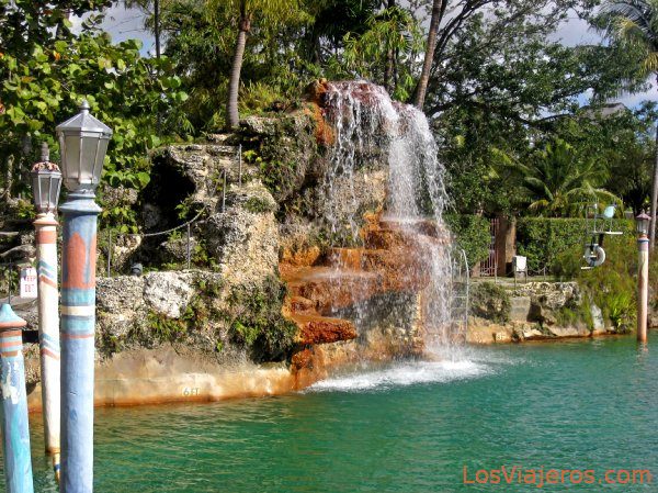Waterfall of the Venetian Pool in Coral Gables - Miami - USA
Cascada de la piscina veneciana en Coral Gables - Miami - USA
