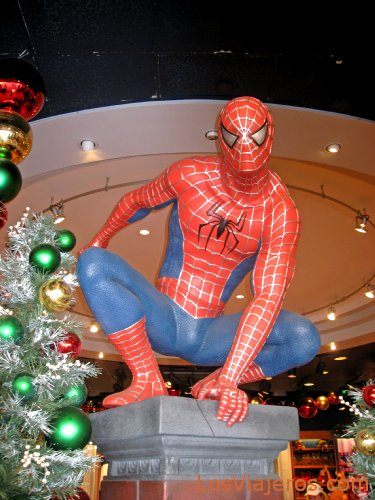 Spiderman esperando -Parques Universal Studios - USA