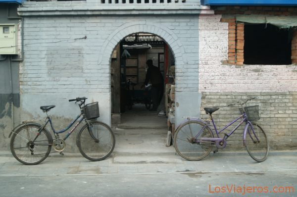 Bicycles in the Hutong - Beijing - China
Biciletas en el patio de un Hutong - Pekin - China