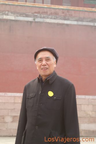 Summer Palace - Beijing - China
Jubilado con traje de Mao - Palacio de Verano - Pekin - China
