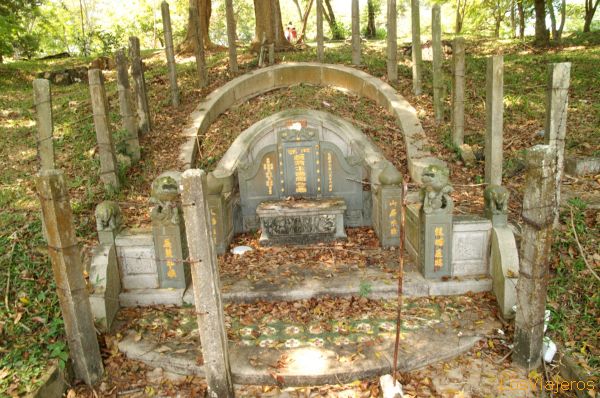 Bukit China or Chinese Hill -Malacca or Melaka - Malaysia
Cementerio chino – Butik China - Melaka, Malaca - Malasia