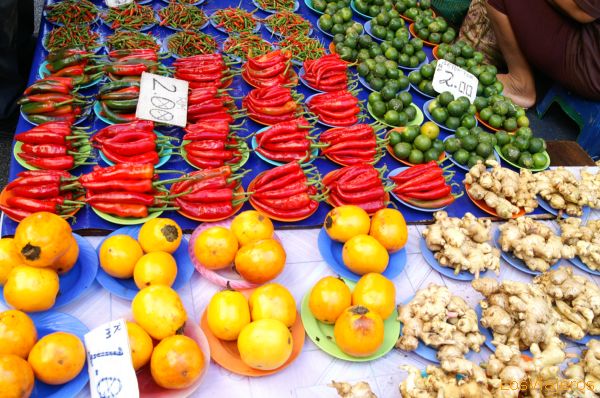 Frutas en el Mercado del Domingo – Kuching - Sarawak  - Malasia