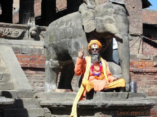 Sadhus at Durbar squareSanton en la plaza Durbar de Patan - Nepal
Santon at Durbar square - Nepal