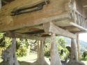 Ir a Foto: Detalle de los bajos de una casa de la etnia ifugao 
Go to Photo: Detail ifugao housse