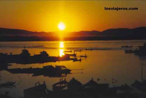 Mandalay's sunsets - Irrawaddy (Ayeryarwady) river - Myanmar
Mandalay's sunsets - Irrawaddy (Ayeryarwady) river - Myanmar