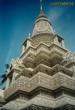 Phnom Penh detalle de la estupa del Palacio Real - Camboya