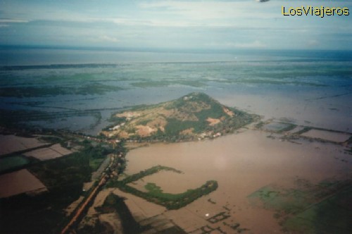 Orillas inundadas del lago Tonlé Sap - Camboya