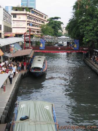Estación fluvial en Bangkok - Tailandia