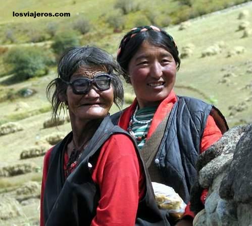 Mujeres cerca de Reting - Tibet - China