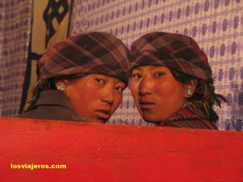Curiosidad femenina - Sakya - Tibet - China
Curiosidad femenina - Sakya - Tibet - China