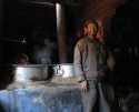 Go to big photo: El cocinero del Monasterio - Tibet