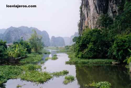 Beautiful Landscape - Hoa Lu - Vietnam
Bello paisaje lacustre - Hoa Lu - Vietnam