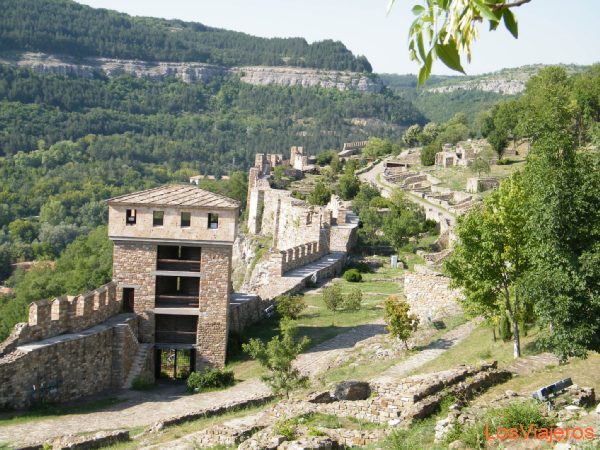 Detalles de las murallas defensivas de Veliko Tarnovo - Bulgaria