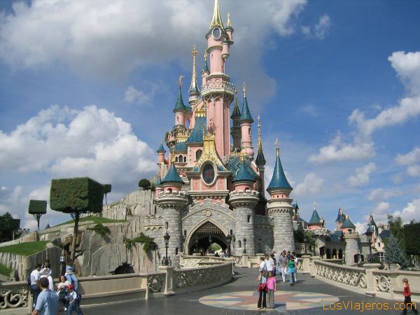 Espectacular foto del castillo de la Bella Durmiente - Disneyland París - Francia