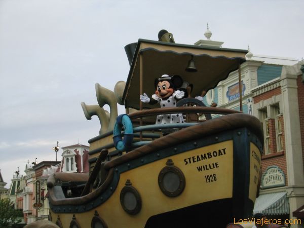 La cabalgata del mediodía - Disneyland París - Francia