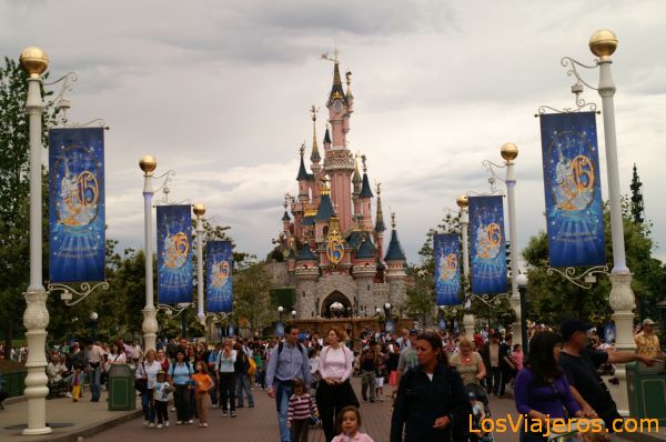 Main Street y Castillo de la Bella durmiente - Disneyland - Francia