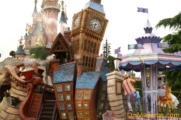 Afternoom Parade - Disneyland - France
Desfile por la tarde - Disneyland - Francia