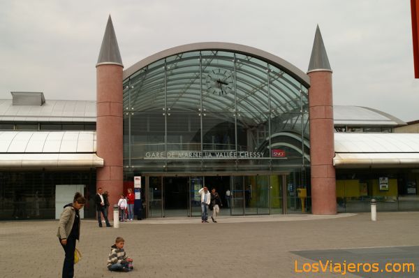 Estacion de tren Marne la Vallee Chessy - Disneyland - Francia