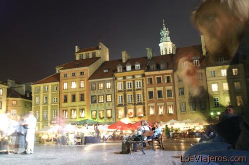 Main Square in the Old City of Warsaw- Poland
Plaza de la Ciudad Vieja de Varsovia- Polonia