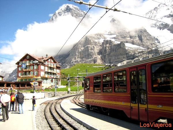 Kleine Sheidegg station - Switzerland
Estacion de Kleine Sheidegg - Suiza