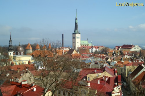 Vista general de la ciudad vieja de Tallin - Estonia