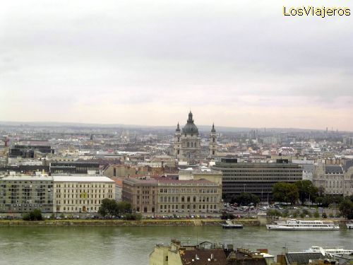 Vista general de la ciudad Pest - Hungria