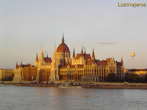 Edificio del Parlamento- Budapest- Hungría - Hungria