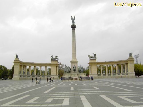 Plaza de los Héroes -Budapest- Hungría. - Heroes' Square -Budapest- Hungary