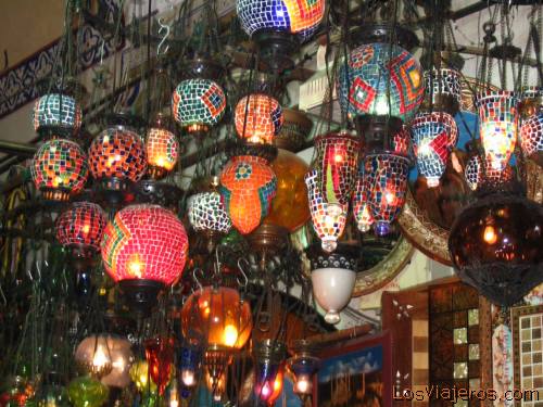 Lamp shop in The Great Bazaar of Istanbul - Istanbul - Turkey - Asia
Tienda de lamparas del Gran Bazar de Estambul  - Estambul - TURKIA - Asia