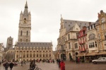 Torre Belfort y la plaza de la Catedral de Gante