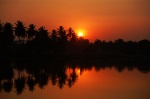Puesta de sol en una laguna cercana a Mysore, Karnataka