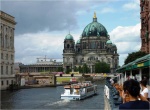 Navegando frente a la catedral de Berlín