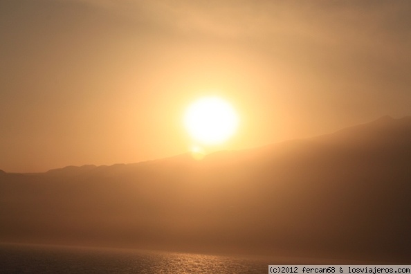 puesta de sol sobre el Etna