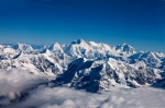 Montañas del Himalaya con el Everest al fondo