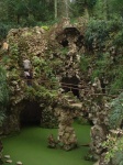 Entrada a la gruta de la Quinta de Regaleira de Sintra