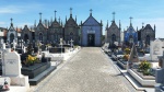 Cementerio y panteones junto a Iglesia Matriz Santa María de Válega, Portugal