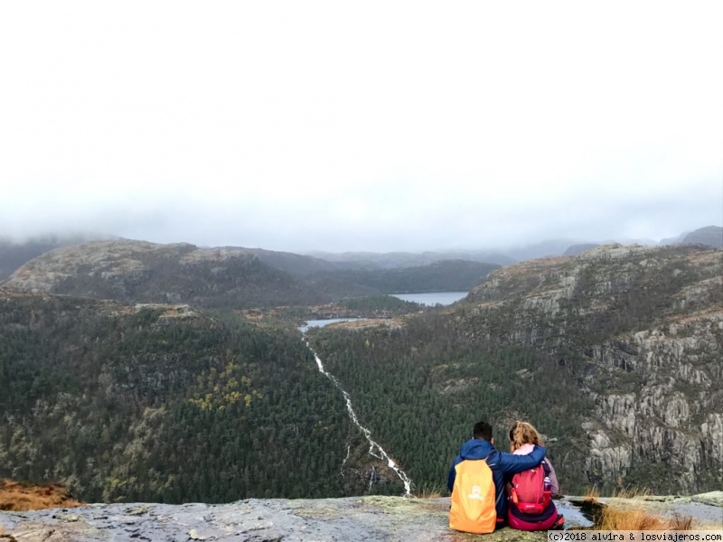 Vistas en el Preiskestolen